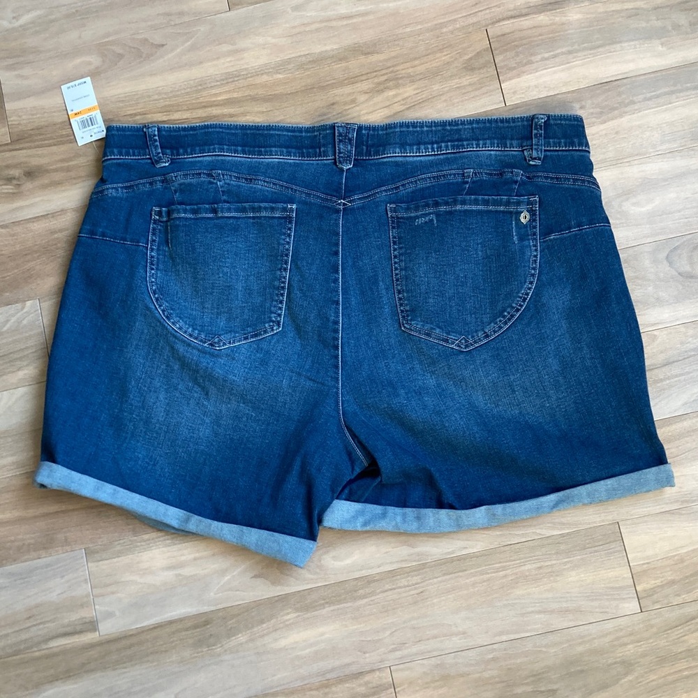 Democracy cuffed jean short w slimming panels & stretch distressed details 24W - Picture 7 of 17
